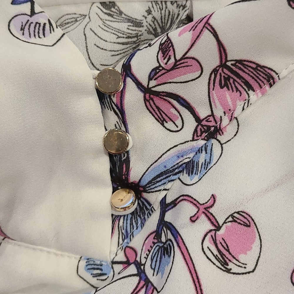 Dynamite semi-sheer floral blouse - Picture 4 of 8